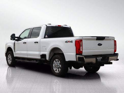 Used 2023 Ford F250 XLT AWD/4WD image 3