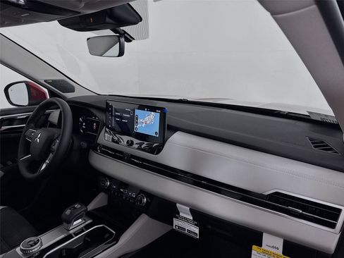 New 2026 Mitsubishi Outlander SE FWD image 26