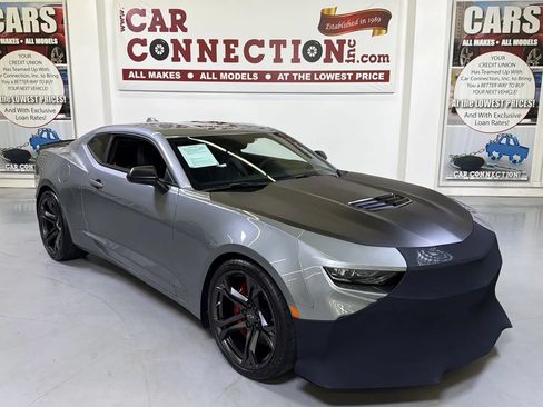 Used 2023 Chevrolet Camaro SS RWD image 3