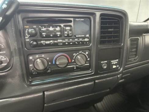 Used 2001 Chevrolet Silverado 1500 LS w/ Off-Road Chassis Pkg AWD/4WD image 22