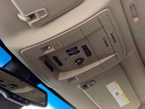 Used 2018 Chevrolet Suburban Premier image 77