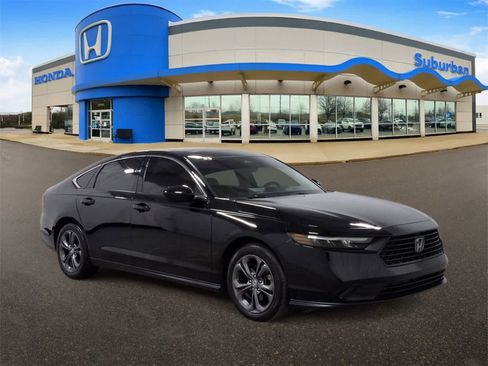 Used 2023 Honda Accord EX image 2