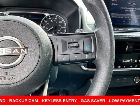 Used 2023 Nissan Rogue SV image 12