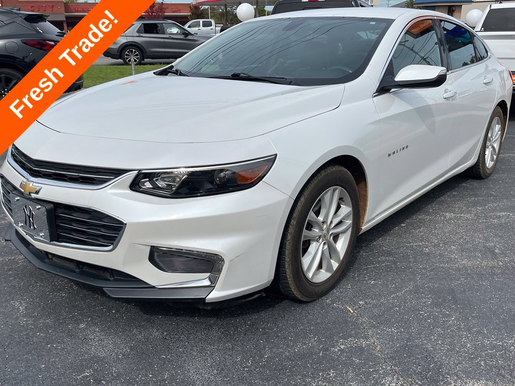 Used 2016 Chevrolet Malibu LT w/ Leather Package FWD image 4