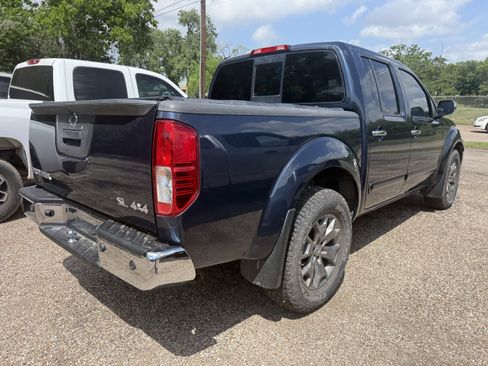 Used 2019 Nissan Frontier SL image 3