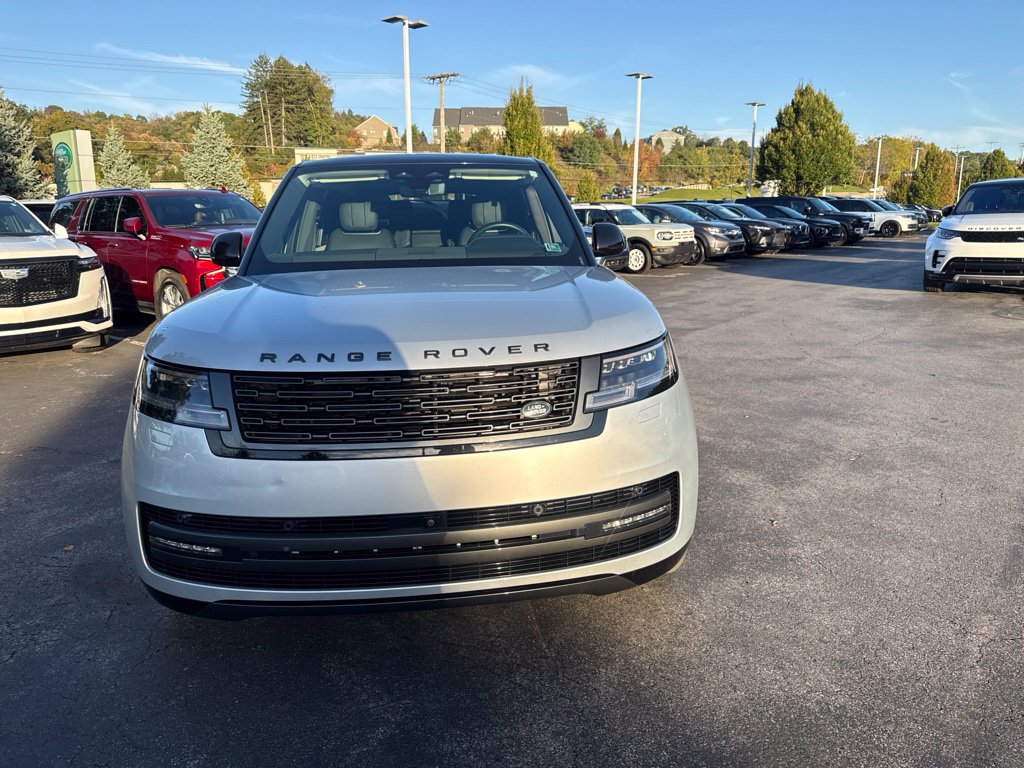 Used 2024 Land Rover Range Rover Long Wheelbase SE AWD/4WD image 2