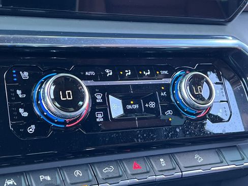 Used 2025 GMC Sierra 1500 Denali Ultimate image 20