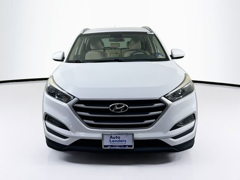 Used 2017 Hyundai Tucson SE AWD/4WD image 2
