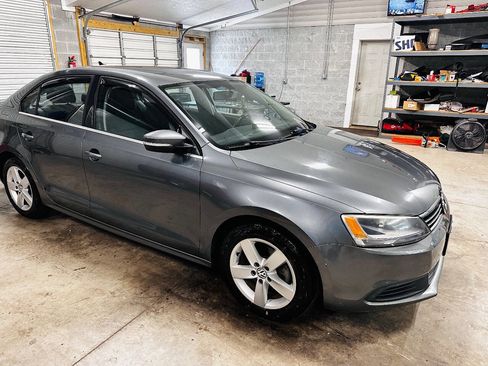 Used 2013 Volkswagen Jetta TDI image 5
