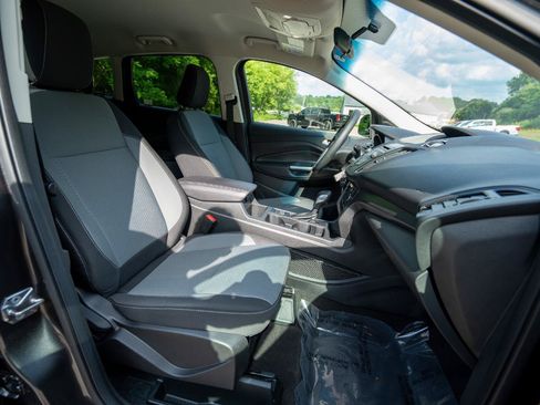 Used 2018 Ford Escape SE FWD image 22