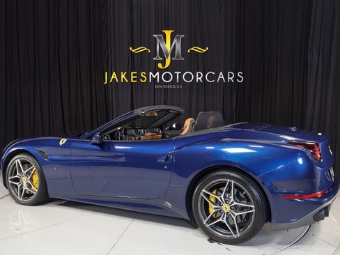 Used 2017 Ferrari California T RWD image 6