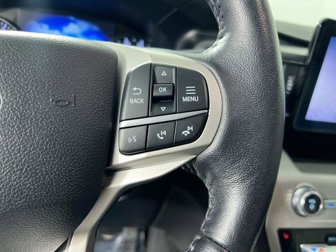 Used 2021 Ford Explorer XLT w/ Equipment Group 202A image 17