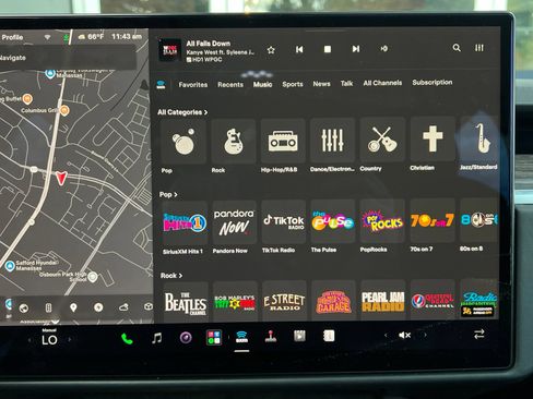 Used 2022 Tesla Model X AWD/4WD image 14