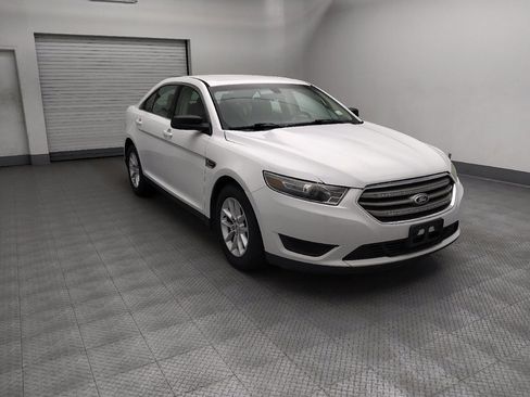 Used 2014 Ford Taurus SE FWD image 13