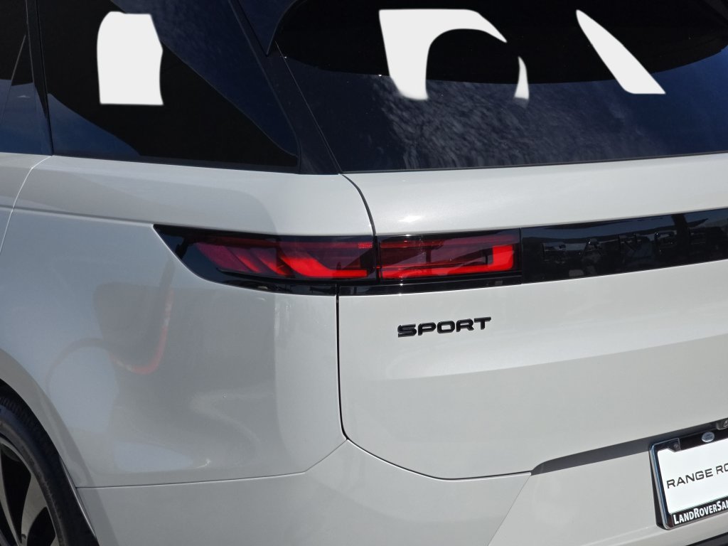 New 2027 Land Rover Range Rover Sport Dynamic SE AWD/4WD image 35