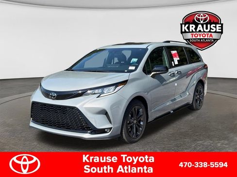 New 2026 Toyota Sienna XSE FWD image 3