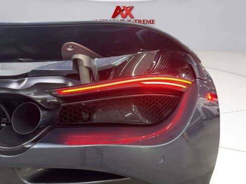 Used 2018 McLaren 720S RWD image 31
