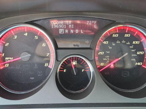 Used 2010 GMC Acadia SLT AWD/4WD image 22
