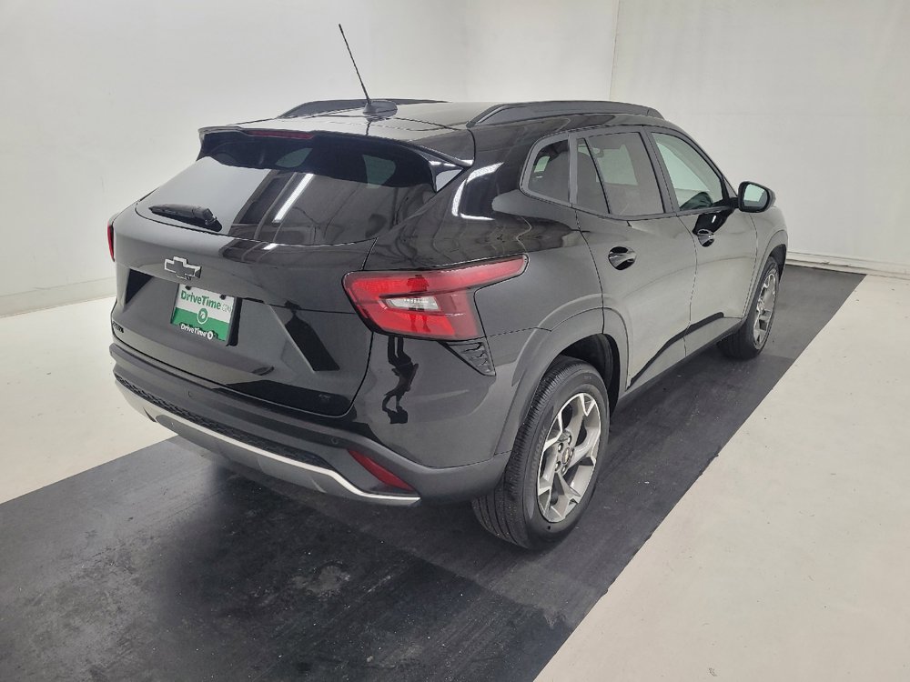 Used 2025 Chevrolet Trax LT w/ Driver Confidence Package FWD image 9