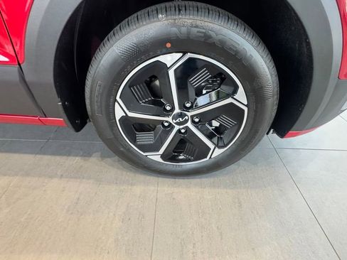 New 2026 Kia Niro LX FWD image 9