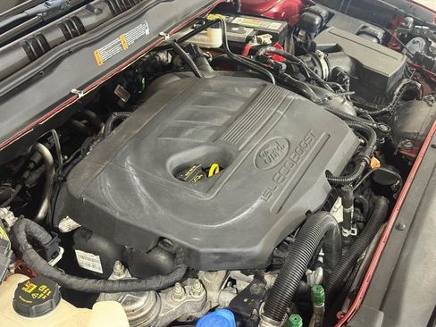 Used 2017 Ford Fusion SE w/ Fusion SE Technology Package FWD image 32