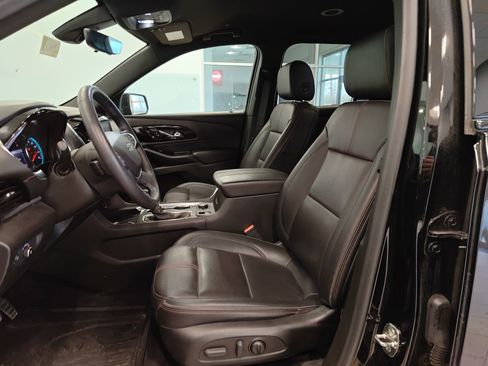 Used 2022 Chevrolet Traverse RS image 13