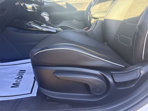 Used 2023 Kia Forte GT-Line image 14