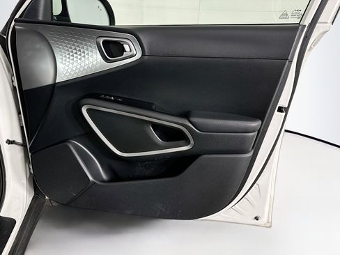 Used 2025 Kia Soul LX w/ LX Technology Package image 30