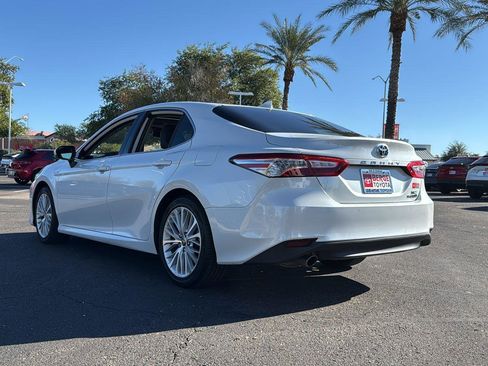 Used 2020 Toyota Camry XLE image 5