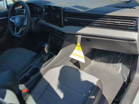 New 2026 Volkswagen Jetta SE FWD image 11