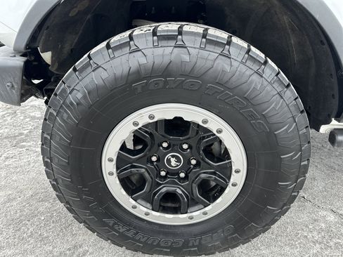 Used 2023 Ford Bronco Big Bend w/ Sasquatch Package image 10