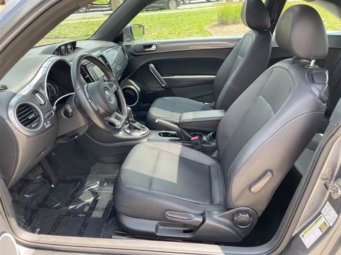 Used 2013 Volkswagen Beetle TDI FWD image 9