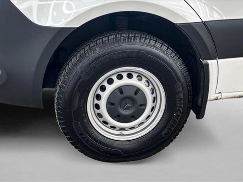 Used 2025 Mercedes-Benz Sprinter 2500 image 24