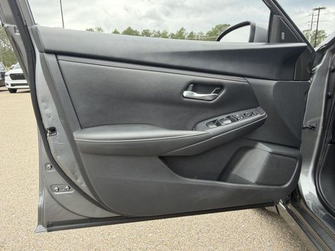 Used 2024 Nissan Sentra SV FWD image 15
