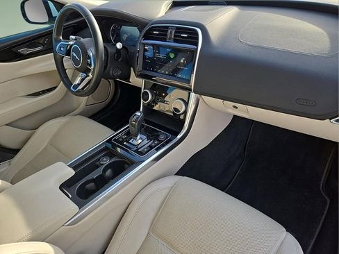 Used 2020 Jaguar XE S image 12