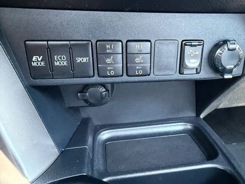 Used 2016 Toyota RAV4 Limited w/ Advanced Technology Package AWD/4WD image 11