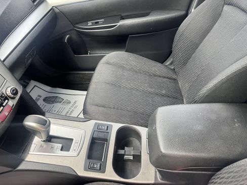 Used 2011 Subaru Outback 2.5i Premium w/ All-Weather Pkg AWD/4WD image 17