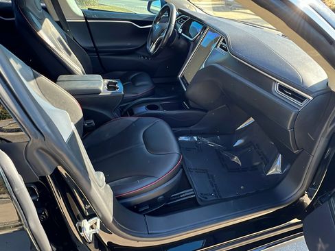 Used 2013 Tesla Model S Performance image 20