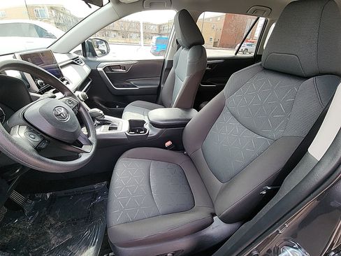 Certified 2025 Toyota RAV4 XLE image 19