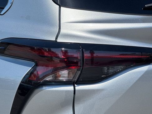 Certified 2023 Toyota Sienna LE image 37