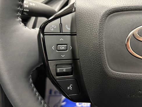 Used 2024 Toyota Prius Limited w/ Limited Premium Package FWD image 19