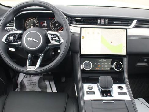 New 2026 Jaguar F-PACE R-Dynamic S image 4