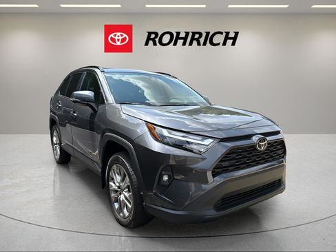 Used 2025 Toyota RAV4 XLE Premium w/ Weather Package AWD/4WD image 4