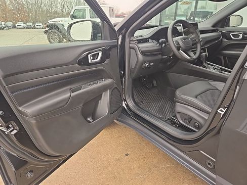 New 2026 Jeep Compass Latitude image 28