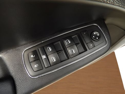 Used 2021 Dodge Charger SXT w/ Leather Interior Group image 11