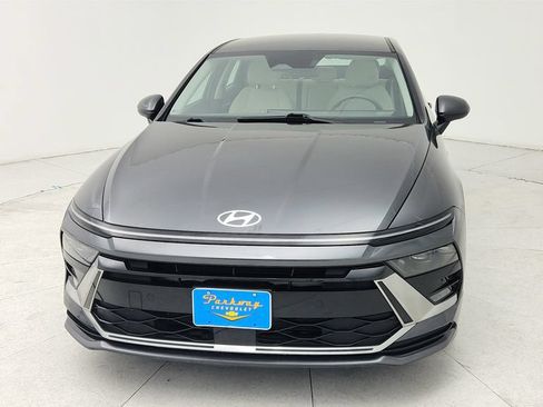 Used 2025 Hyundai Sonata SEL FWD image 2