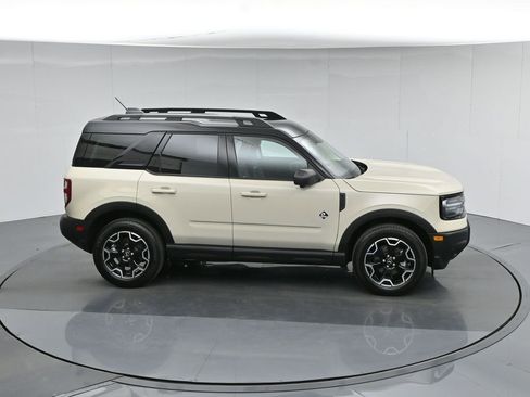 Used 2025 Ford Bronco Sport Outer Banks w/ Outer Banks Tech Package+ AWD/4WD image 56
