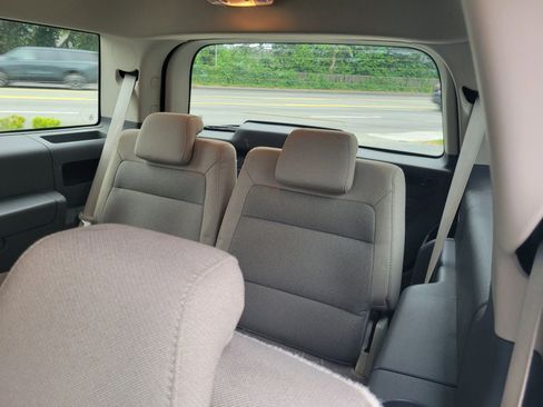Used 2011 Ford Flex SEL FWD image 8