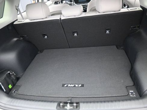Used 2022 Kia Niro LXS image 29