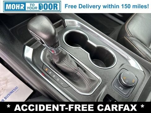 Used 2021 Chevrolet Traverse LT w/ LT Premium Package image 21